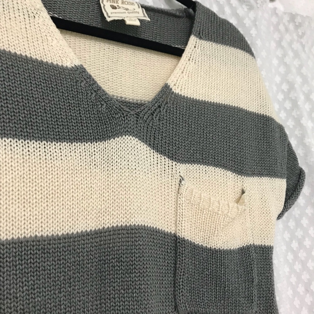 Pink rose T-shirt knitted striped sweater